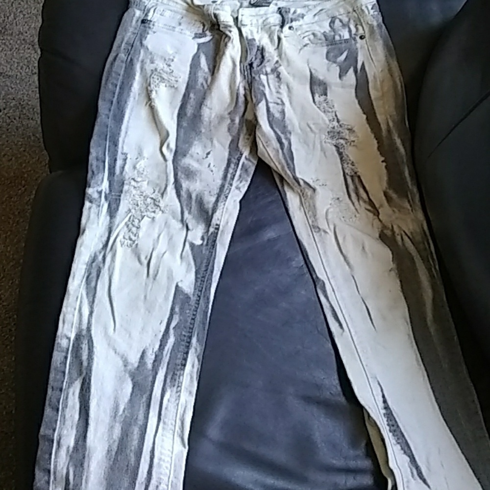 White and grey jeans
